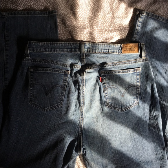 PLUS SIZE LEVIS - Picture 2 of 4